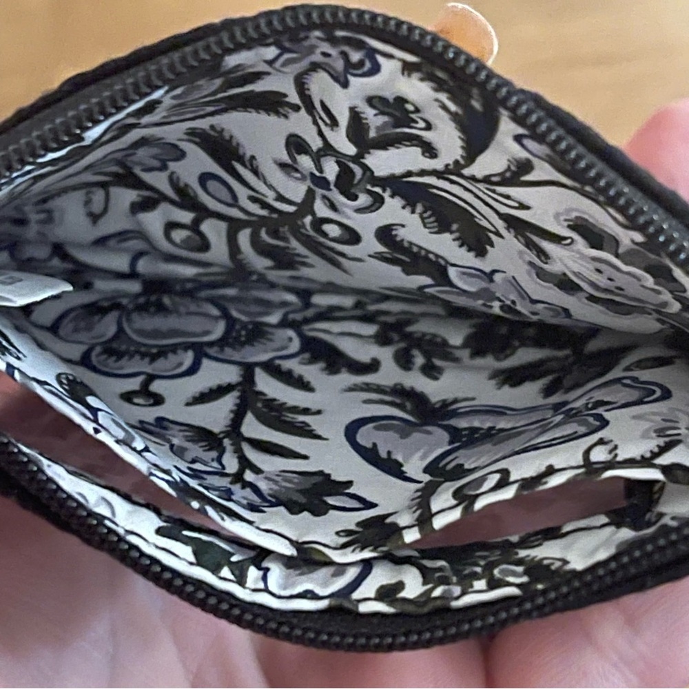 - 👚Vera Bradley | Black White Floral Money Credit Card holder - Picture 3 of 3